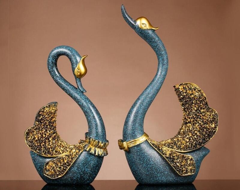 Tượng thiên nga làm quà cưới ý nghĩa vì là biểu tượng cho tình yêu vĩnh cửu và không thể tách rời